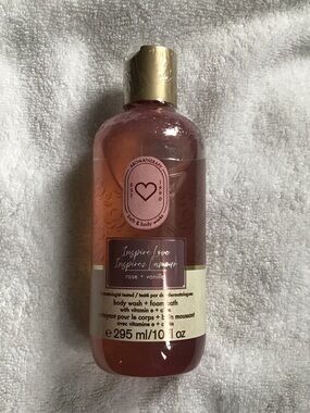 Bath & Body Works Rose & Vanilla body wash